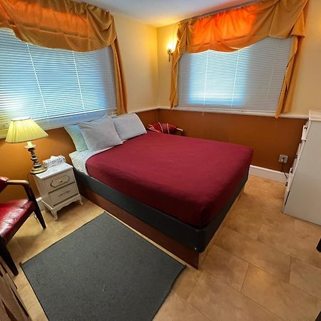 Char'S Landing Hostel Port Alberni Habitación foto