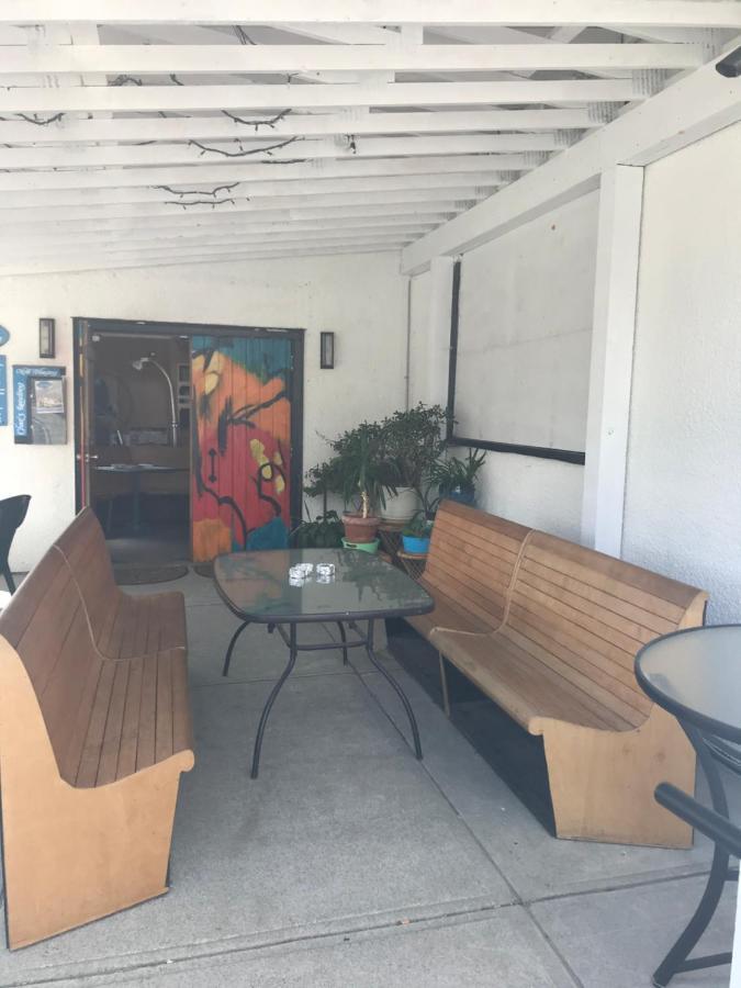 Char'S Landing Hostel Port Alberni Exterior foto