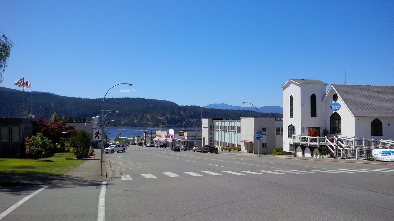 Char'S Landing Hostel Port Alberni Exterior foto
